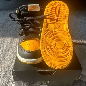 Brand New Jordan 1 Retro High OG taxi, black-sail